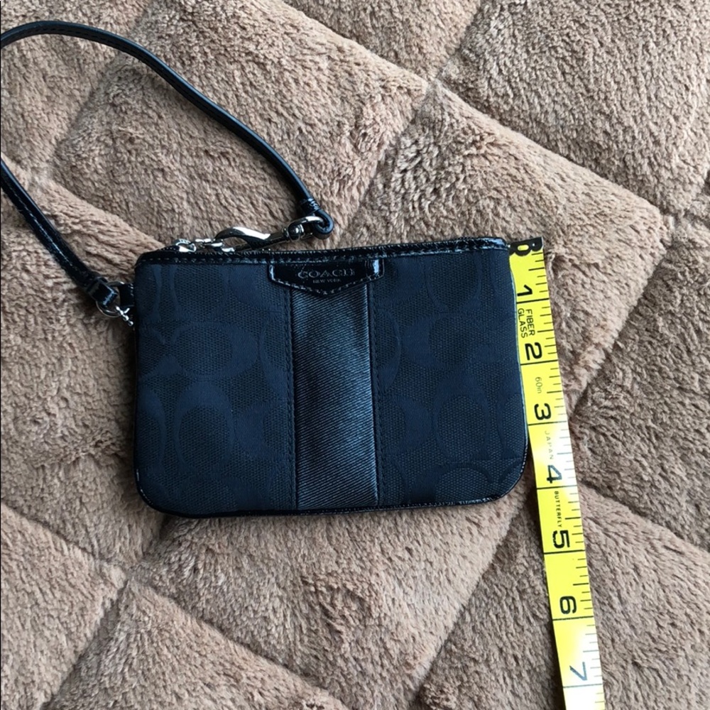 NWOT Black Coach Wristlet - Picture 8 of 8